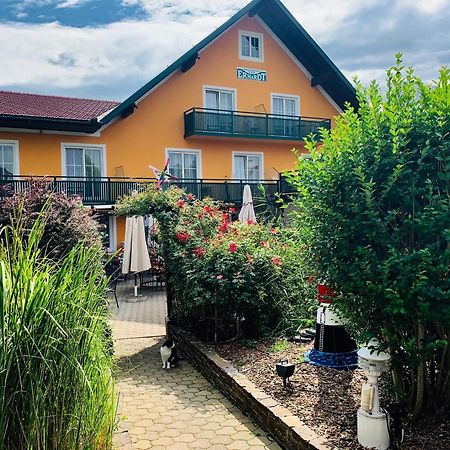 باد والترزدورف Landhotel Erhardt المظهر الخارجي الصورة