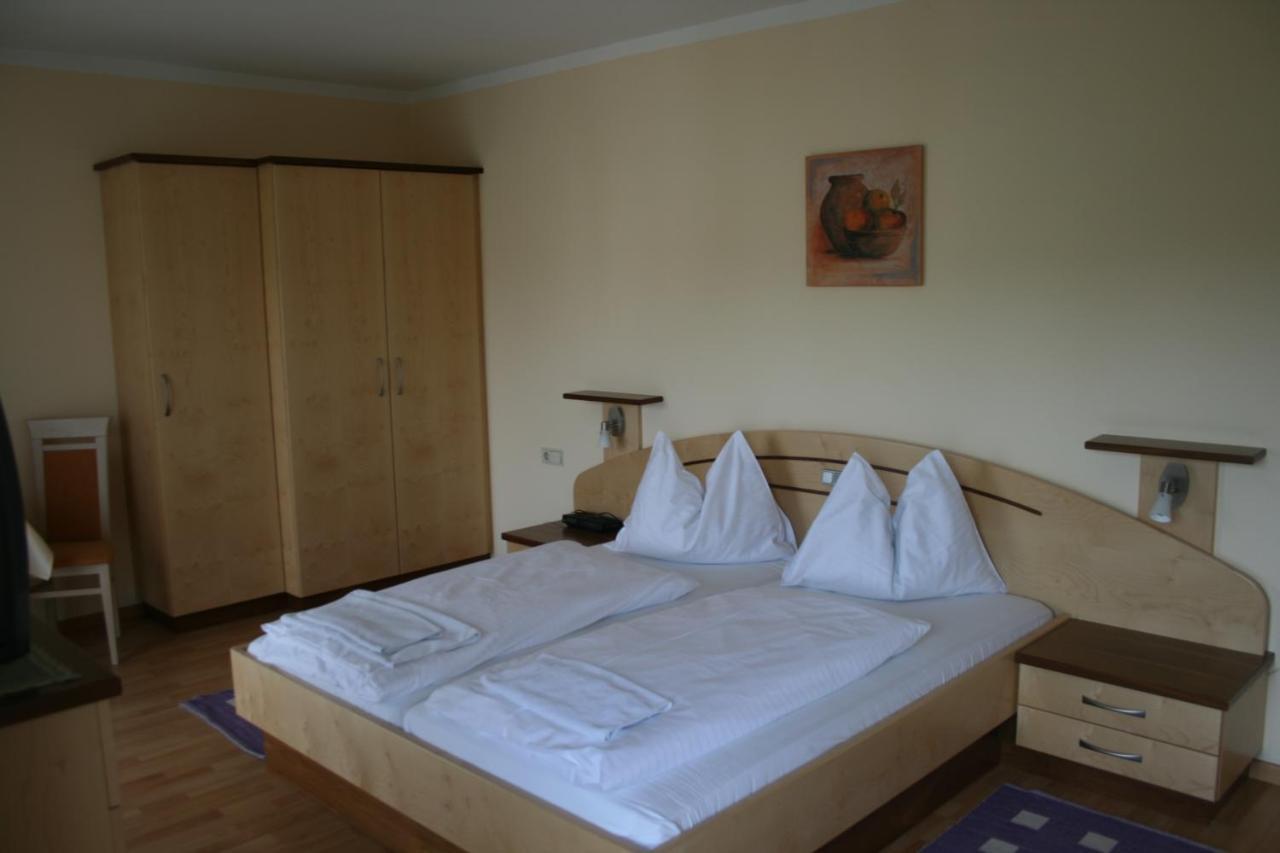 باد والترزدورف Landhotel Erhardt المظهر الخارجي الصورة