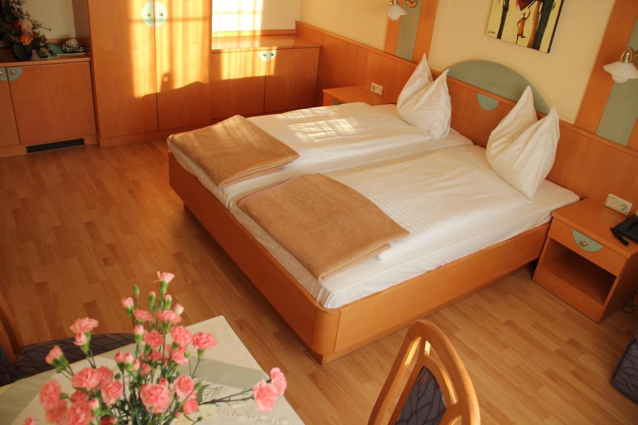 باد والترزدورف Landhotel Erhardt المظهر الخارجي الصورة