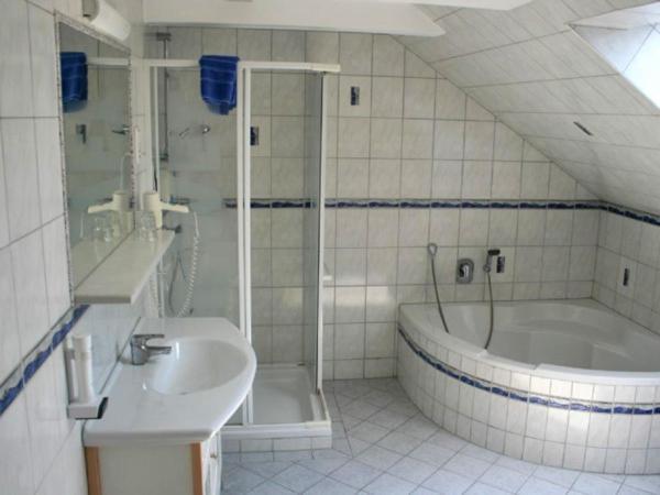 باد والترزدورف Landhotel Erhardt المظهر الخارجي الصورة